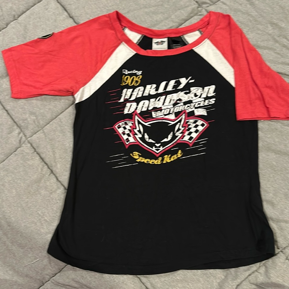 Harley-Davidson. Size L. Like new. Washed once but never worn. Black and Pink.